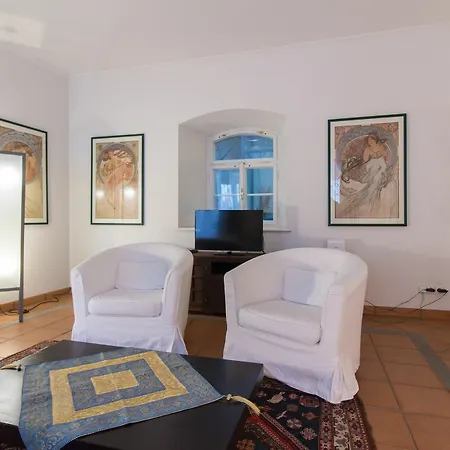 Apartment Attic Hroznova - Charles Bridge Prag